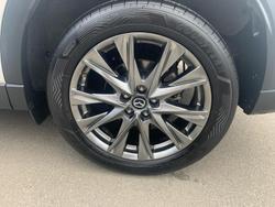 2020 Mazda
CX-5 Akera