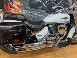2013 Suzuki VL800T (BOULEVARD C50T) WHITE