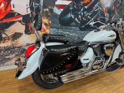2013 Suzuki VL800T (BOULEVARD C50T) WHITE