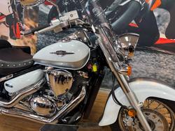 2013 Suzuki VL800T (BOULEVARD C50T) WHITE