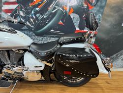 2013 Suzuki VL800T (BOULEVARD C50T) WHITE