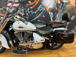 2013 Suzuki VL800T (BOULEVARD C50T) WHITE
