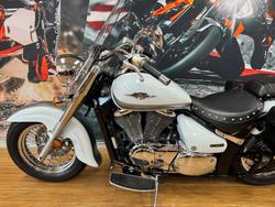 2013 Suzuki VL800T (BOULEVARD C50T) WHITE