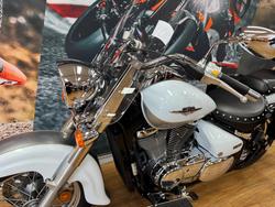 2013 Suzuki VL800T (BOULEVARD C50T) WHITE
