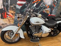 2013 Suzuki VL800T (BOULEVARD C50T) WHITE