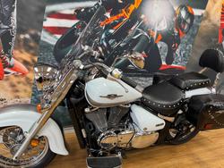 2013 Suzuki VL800T (BOULEVARD C50T) WHITE