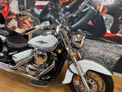 2013 Suzuki VL800T (BOULEVARD C50T) WHITE