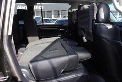 2016 Lexus
                LX 570