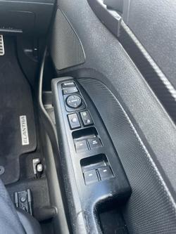 2017 Hyundai
                Elantra SR Turbo