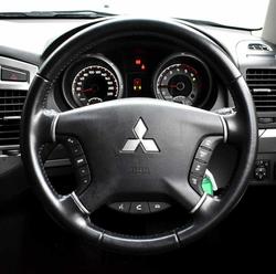 2019 Mitsubishi
Pajero GLS