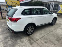 2018 MITSUBISHI OUTLANDER ES 5 SEAT (AWD)