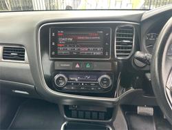 2018 MITSUBISHI
                OUTLANDER ES 5 SEAT (AWD)