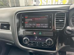 2018 MITSUBISHI
                OUTLANDER ES 5 SEAT (AWD)