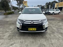 2018 MITSUBISHI
                OUTLANDER ES 5 SEAT (AWD)