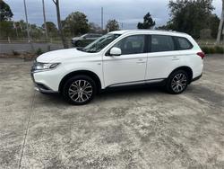 2018 MITSUBISHI
                OUTLANDER ES 5 SEAT (AWD)