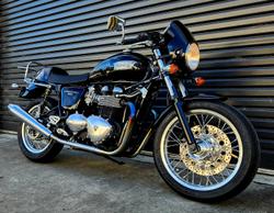 Triumph Thruxton 900