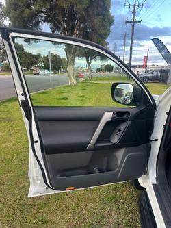 2013 Toyota
Landcruiser Prado Altitude