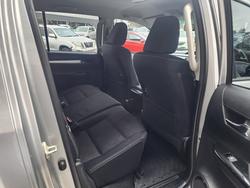 2016 Toyota
HiLux SR5