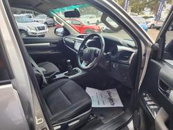2016 Toyota
HiLux SR5
