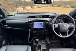 2024 Toyota
Hilux Rogue 48V