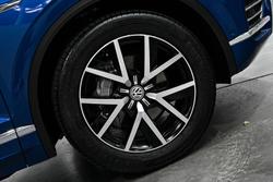 2019 Volkswagen
Touareg 190TDI Launch Edition