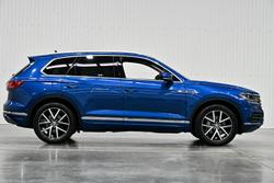2019 Volkswagen
Touareg 190TDI Launch Edition