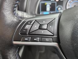 2019 Nissan
                LEAF 