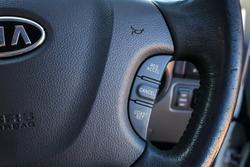 2011 Kia
Grand Carnival Platinum