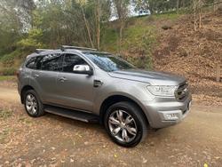 2017 Ford
Everest Titanium