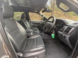 2017 Ford
Everest Titanium