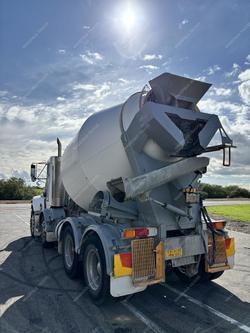 2011 Kenworth T359 T359 8x4 White