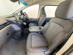 2022 Hyundai
STARIA