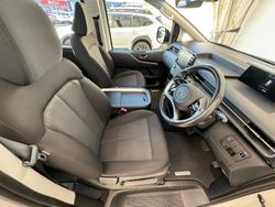 2022 Hyundai
STARIA