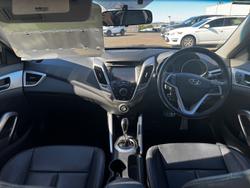2014 Hyundai
Veloster + Coupe D-CT