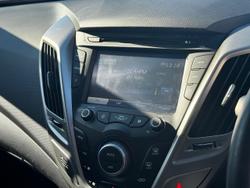2014 Hyundai
Veloster + Coupe D-CT