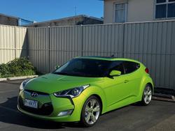 2014 Hyundai
Veloster + Coupe D-CT