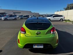 2014 Hyundai
Veloster + Coupe D-CT