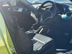2014 Hyundai
Veloster + Coupe D-CT