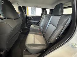 2022 Mitsubishi
Outlander ES