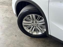 2022 Mitsubishi
Outlander ES