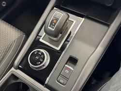 2022 Mitsubishi
Outlander ES