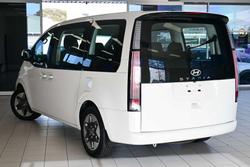 2022 Hyundai
STARIA