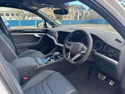 2025 Volkswagen
                Touareg 210TDI R-Line