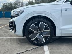 2025 Volkswagen
                Touareg 210TDI R-Line