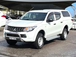 2017 Mitsubishi
Triton GLX