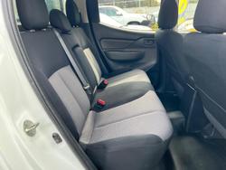 2017 Mitsubishi
Triton GLX