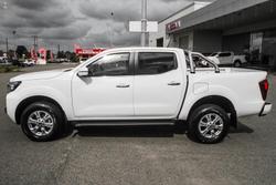 2025 Nissan
Navara ST