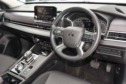 2024 Mitsubishi Outlander ES