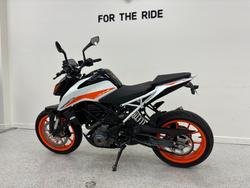 2021 Ktm 390 DUKE White