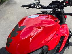 2022 DUCATI STREETFIGHTER V2 Red